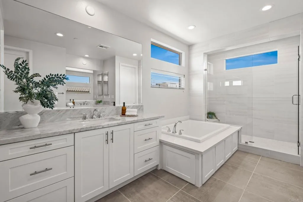 https://cdn.realtyfeed.com/cdn/127/306724621/da0bb06d508a3e6905e9c590cefb186b.webp