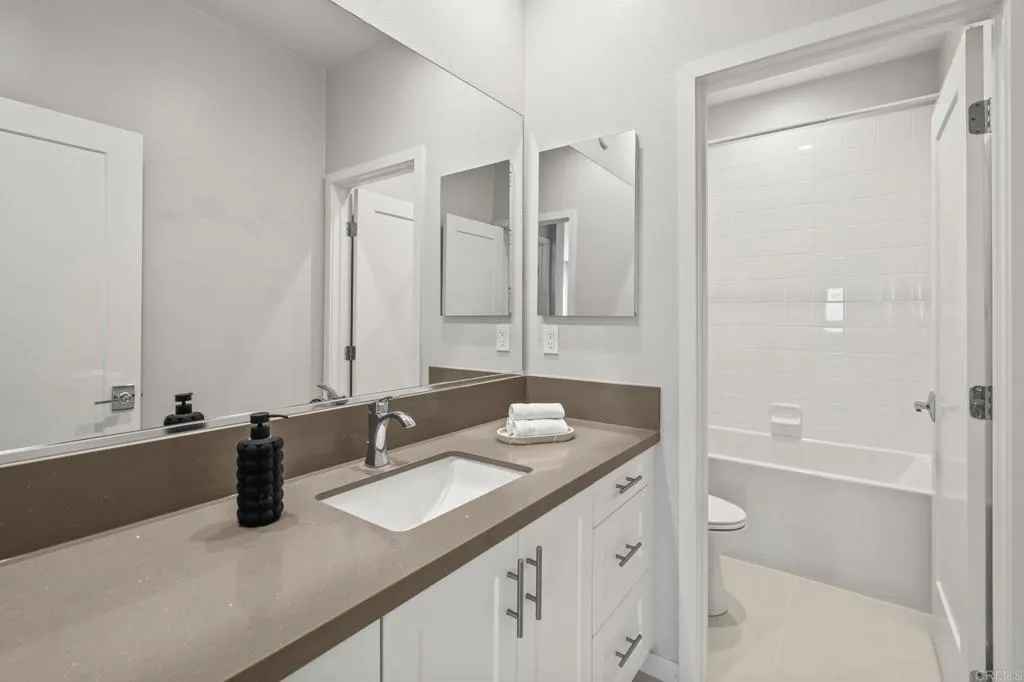 https://cdn.realtyfeed.com/cdn/127/306724621/e48c60e80e654b9157f6df87eb0da6d8.webp
