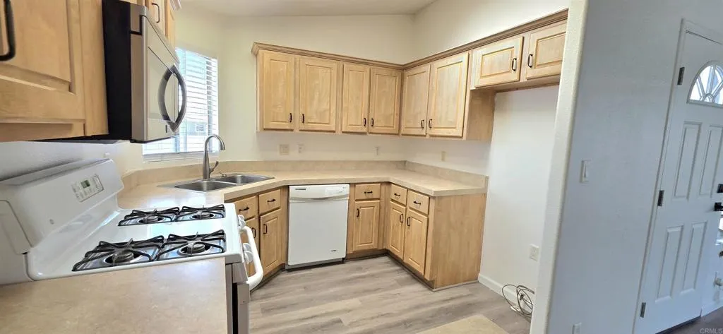 https://cdn.realtyfeed.com/cdn/127/306724650/2212105c5a085466590427455b9155da.webp