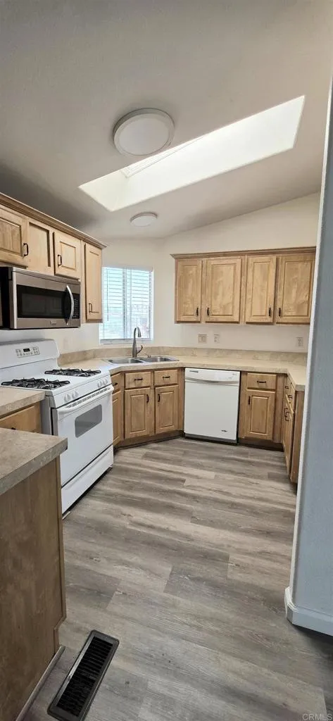 https://cdn.realtyfeed.com/cdn/127/306724650/287510d2ed50568885a3dc4318e0bfab.webp
