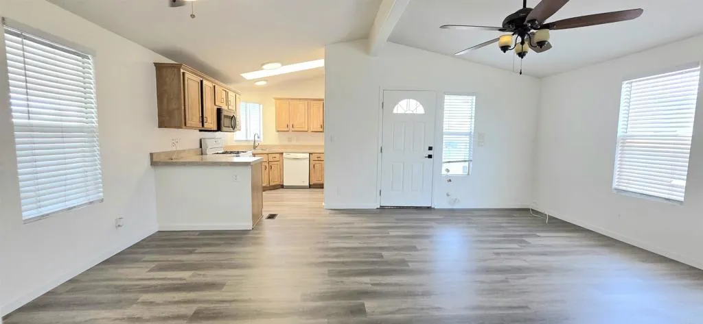 https://cdn.realtyfeed.com/cdn/127/306724650/483fc8bc44ea16a3e08cf120a1a1daed.webp