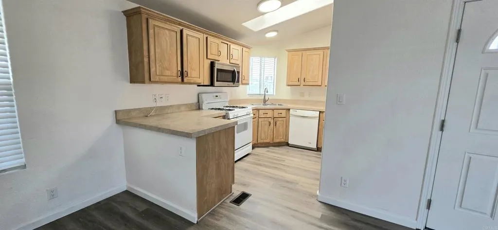 https://cdn.realtyfeed.com/cdn/127/306724650/def2e49d0a79a381bbdacc9431c6559a.webp