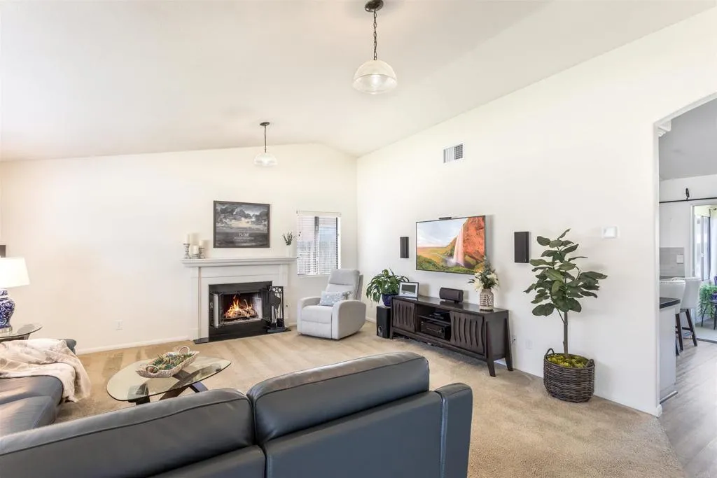 https://cdn.realtyfeed.com/cdn/127/306724690/18e8f3af3d1c300fdb9825a5d318fcde.webp