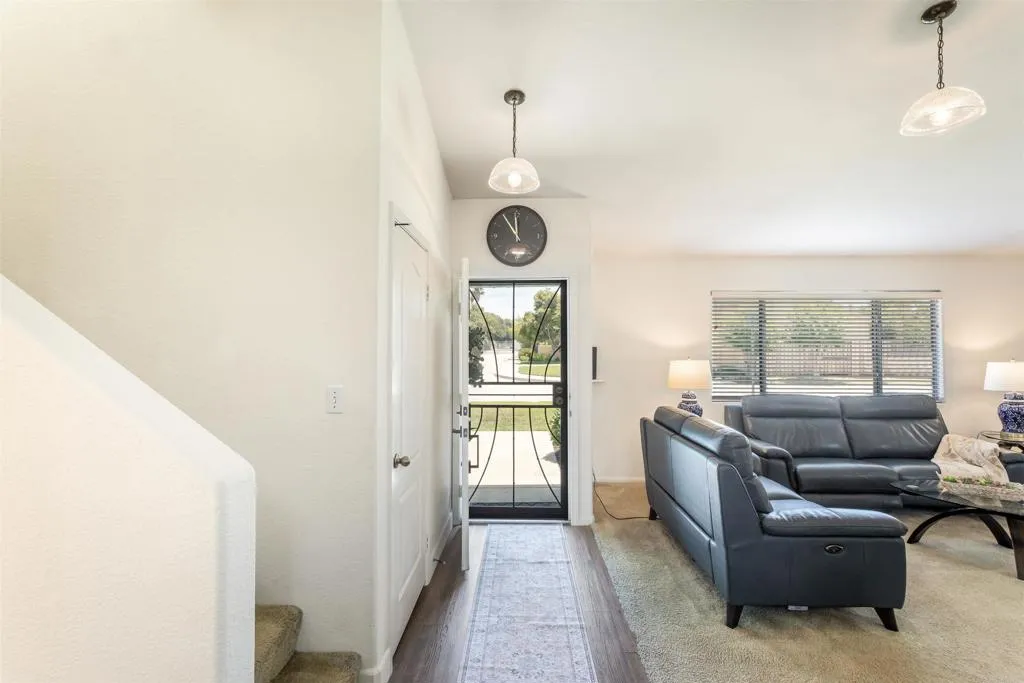 https://cdn.realtyfeed.com/cdn/127/306724690/7e59d2c84cc618efa2734f56cfb8ec73.webp