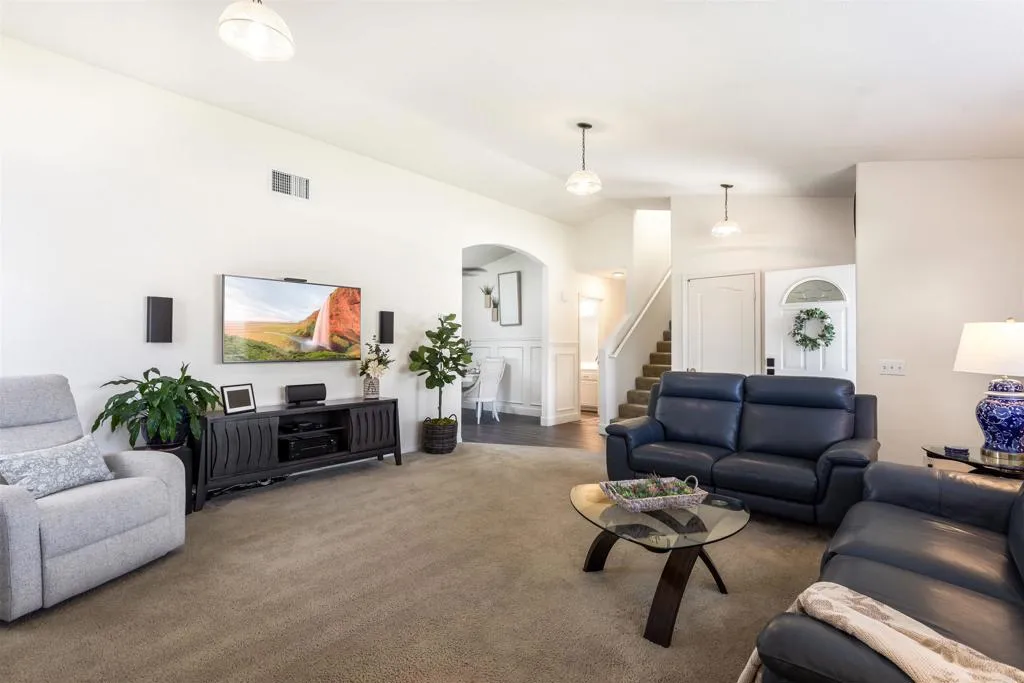 https://cdn.realtyfeed.com/cdn/127/306724690/919979755e2179f013188c689cb1c25a.webp