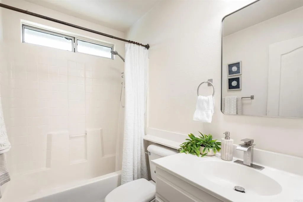 https://cdn.realtyfeed.com/cdn/127/306724690/ea72a642db8a70098c29048d3338b9d7.webp