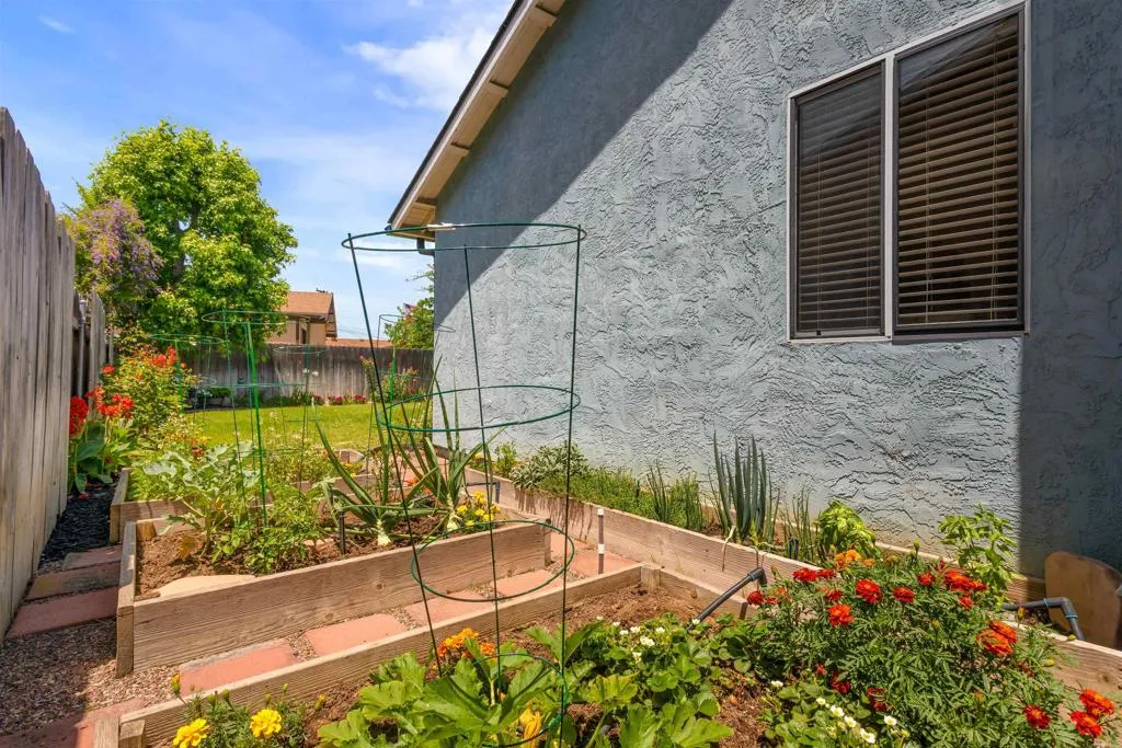 https://cdn.realtyfeed.com/cdn/127/306724690/ec75c32dca59b7452084cedf421e7741.webp