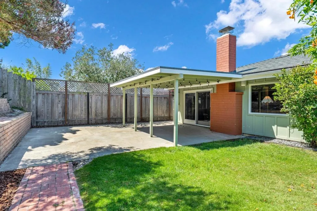 https://cdn.realtyfeed.com/cdn/127/306724695/1b3273a9a93f82001a4c4d204b149415.webp
