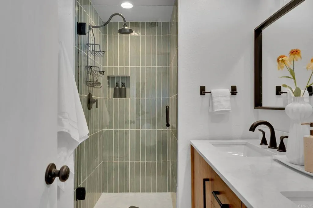 https://cdn.realtyfeed.com/cdn/127/306724695/888f0bc68167cd550a7daf909b5c1733.webp