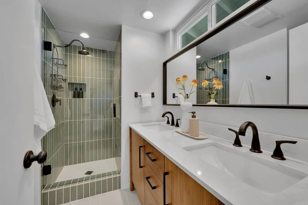 https://cdn.realtyfeed.com/cdn/127/306724695/961fec3e722cfc1b06cc354bacd16012.webp