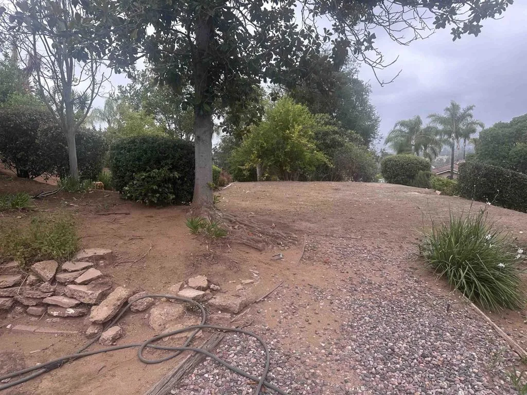 https://cdn.realtyfeed.com/cdn/127/306724734/d890366396d8c4bd855db64ab17fd3eb.webp