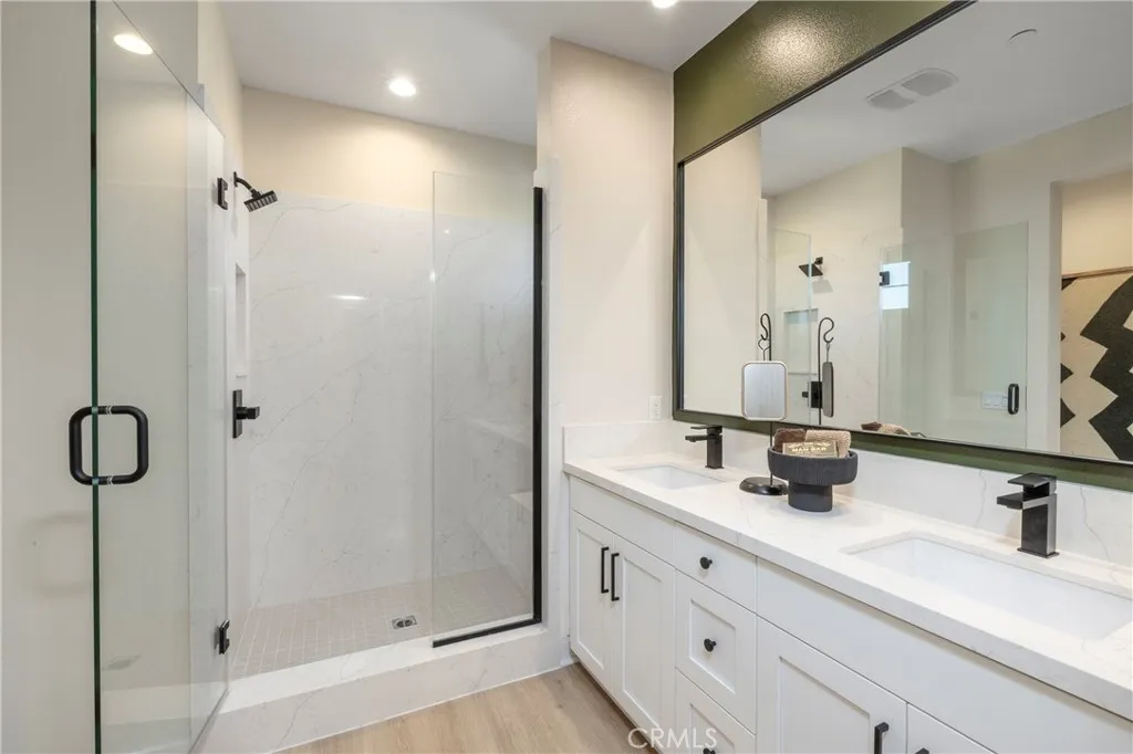 https://cdn.realtyfeed.com/cdn/127/306724739/4069f8528204d3c33c69cfe2214858e6.webp