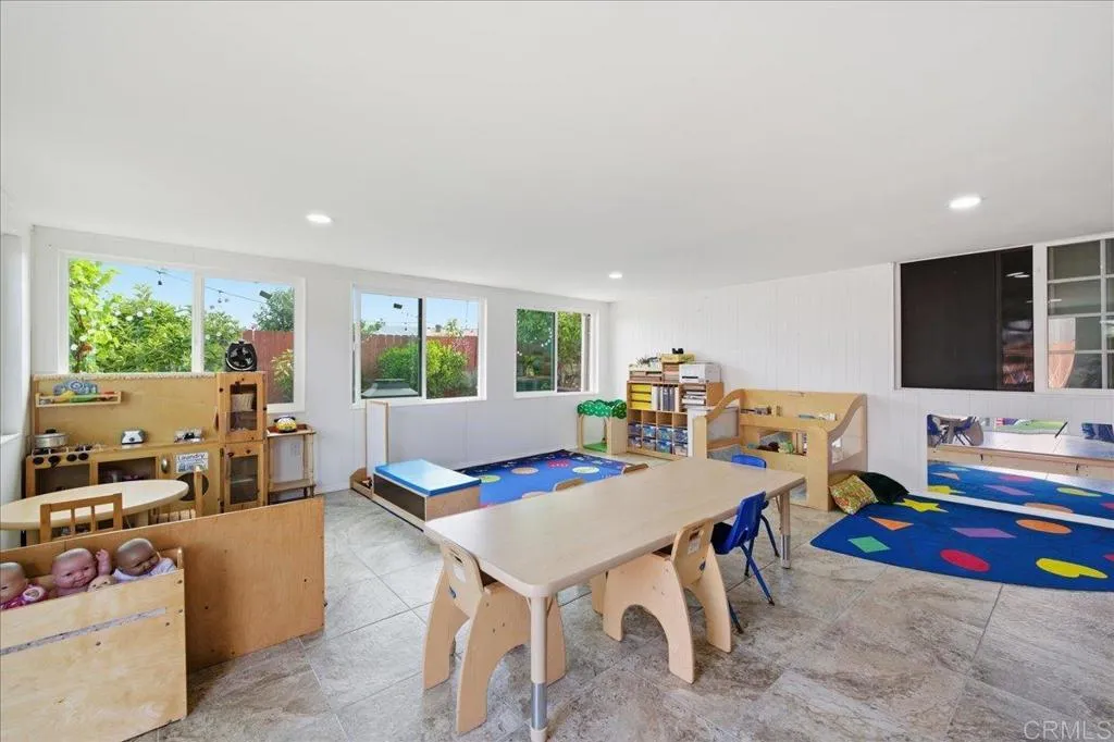https://cdn.realtyfeed.com/cdn/127/306724750/264f5d0ffbfa1fafcc4b33e36314d444.webp