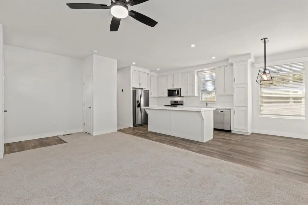 https://cdn.realtyfeed.com/cdn/127/306724799/ab8b85294618bc8f09ba007f119507b4.webp