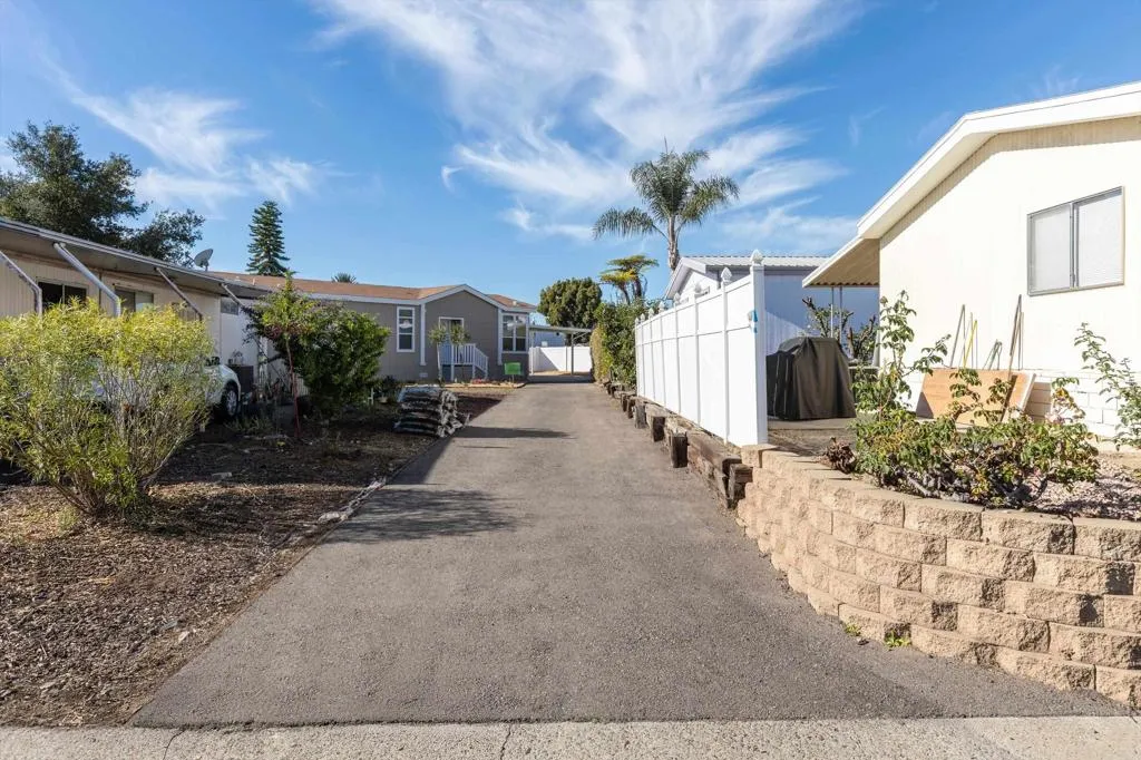 https://cdn.realtyfeed.com/cdn/127/306724799/bc1a11a56e32303853a8e9a9968cfbfe.webp