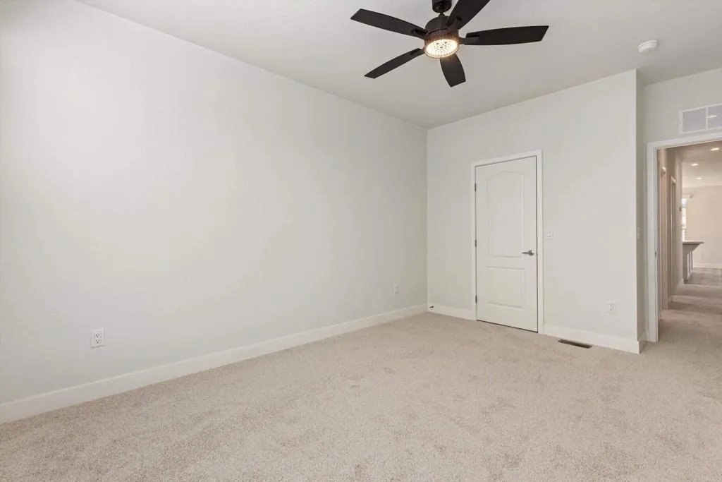 https://cdn.realtyfeed.com/cdn/127/306724799/dea59cd1ed48dd8218c3696a846c4b0f.webp