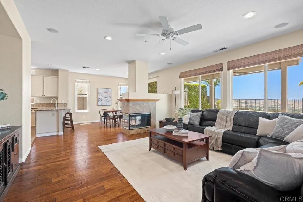 https://cdn.realtyfeed.com/cdn/127/306724811/33b44ff614101333a09f4ad1df611cde.webp