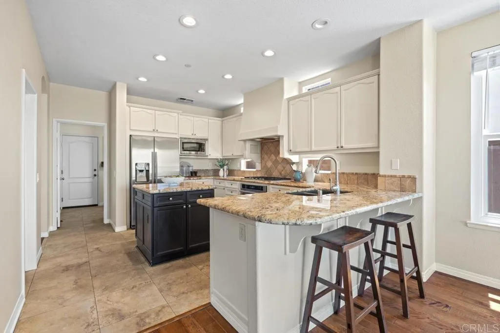 https://cdn.realtyfeed.com/cdn/127/306724811/62a7de643b50396ffd2b48cb6eb4337d.webp