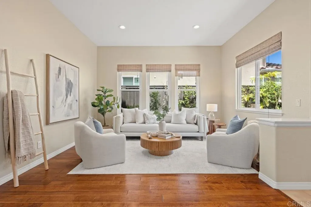 https://cdn.realtyfeed.com/cdn/127/306724811/741ff3ddb7f9880f47fba2b96742109d.webp
