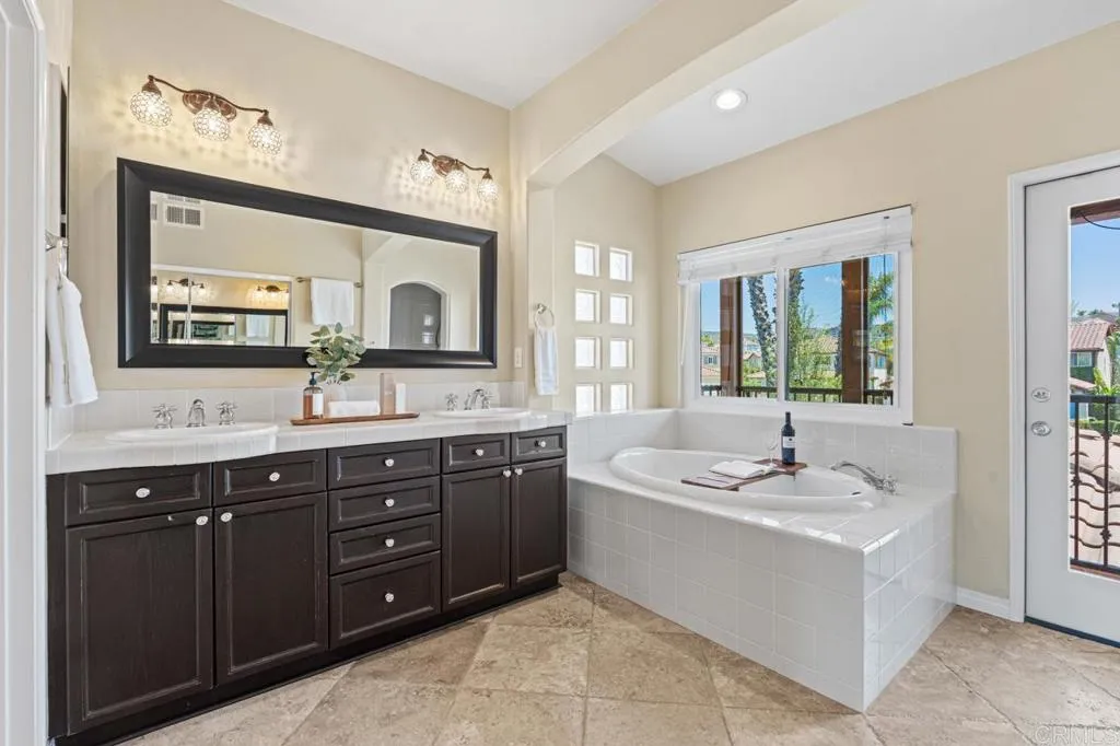 https://cdn.realtyfeed.com/cdn/127/306724811/ae86089a8ec9edac7b13291fb668f68e.webp
