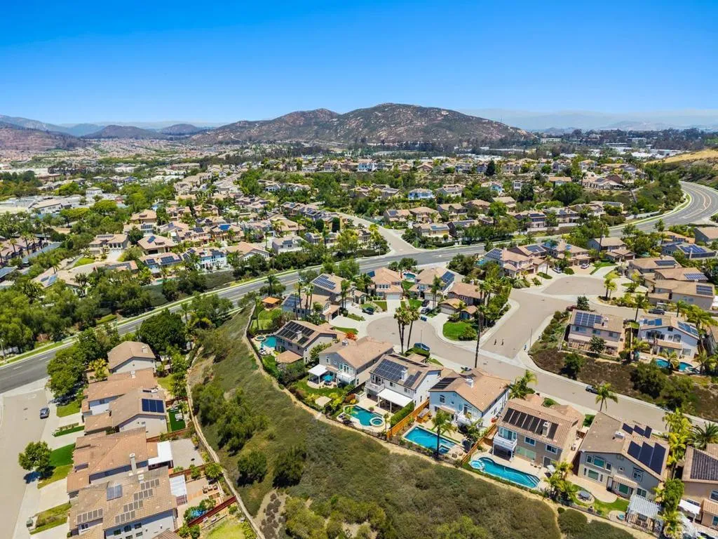 https://cdn.realtyfeed.com/cdn/127/306724811/bc555cf286a9f5d2b65322fca3a8eaab.webp