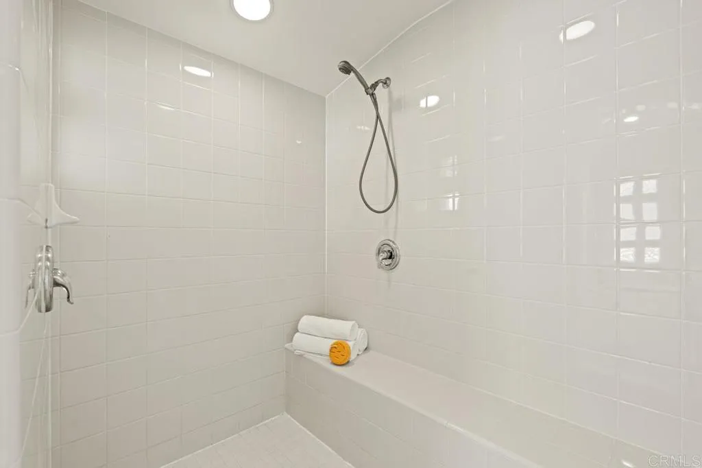 https://cdn.realtyfeed.com/cdn/127/306724811/fdae40ff98f8848d03aa94903e8288df.webp