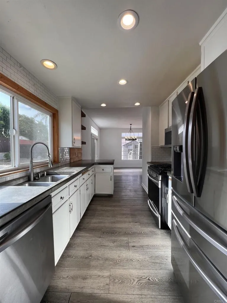 https://cdn.realtyfeed.com/cdn/127/306724815/107b3daa68fb7d9eb43145892e0370b9.webp