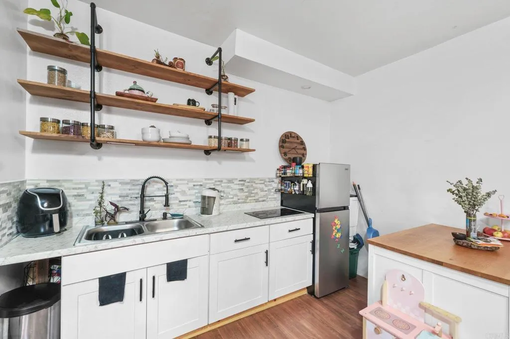 https://cdn.realtyfeed.com/cdn/127/306724815/3ede2190dbbeea54335ce39605bf5322.webp