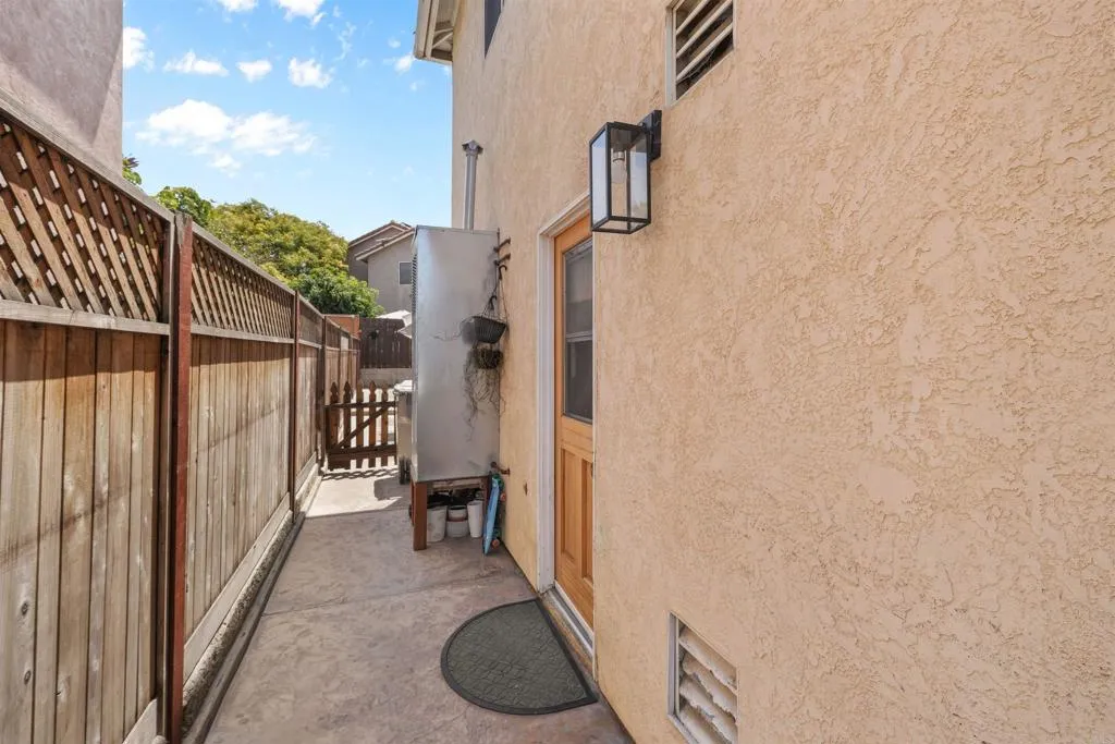 https://cdn.realtyfeed.com/cdn/127/306724815/4cdbdc600999b265b9440f762e096d82.webp