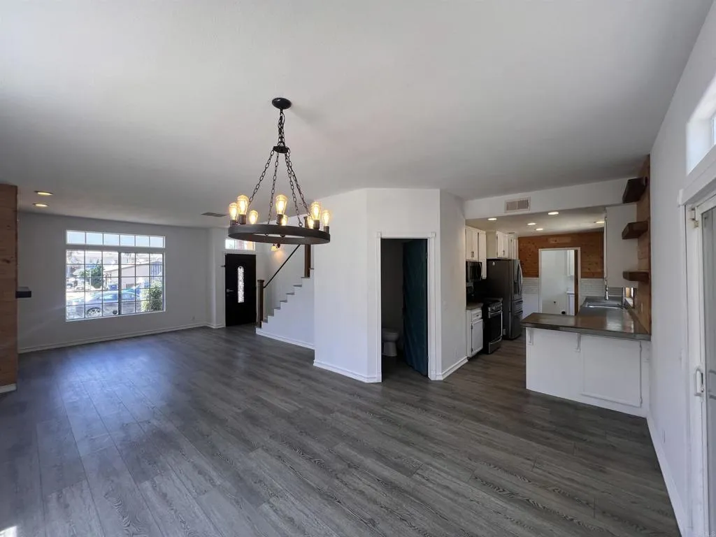 https://cdn.realtyfeed.com/cdn/127/306724815/8d7950e6d6cfd4106b8da69c48315dc4.webp