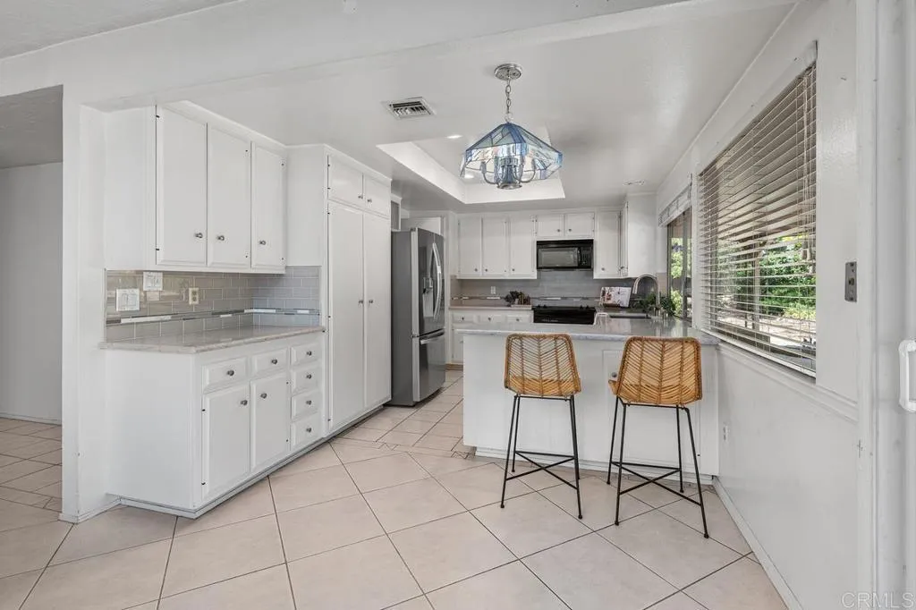 https://cdn.realtyfeed.com/cdn/127/306724827/04dedf991ad177e0a97197f66e2410a8.webp
