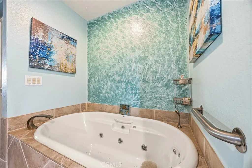 https://cdn.realtyfeed.com/cdn/127/306724834/35d96ccf32c63ee5a3b0af4394928d79.webp