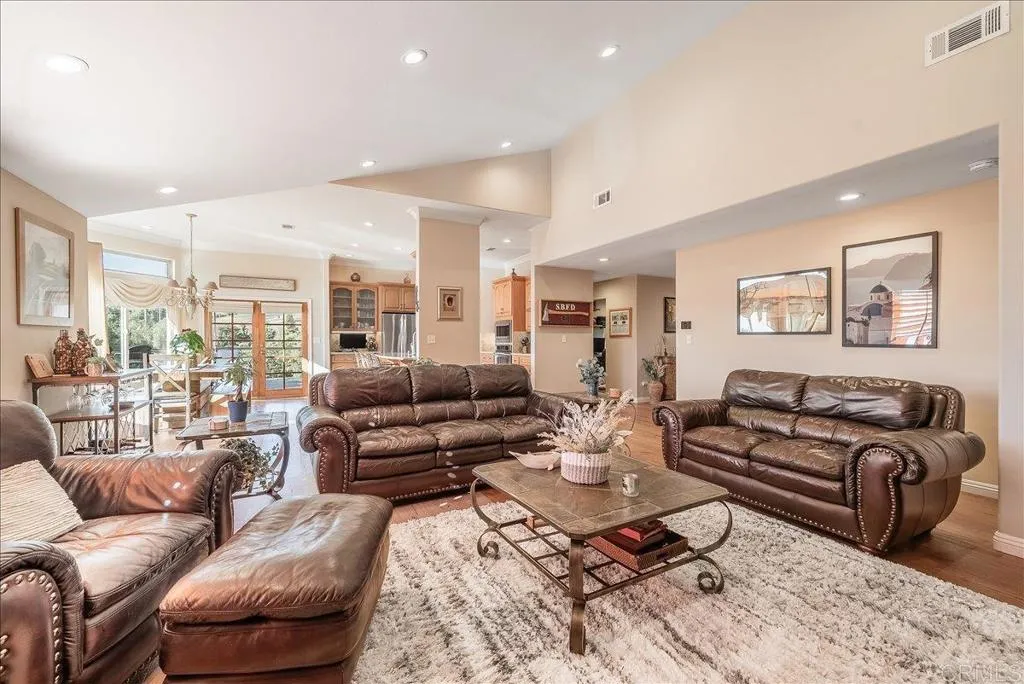https://cdn.realtyfeed.com/cdn/127/306724920/12b4e538643167c6f28d6263b67f4b9f.webp