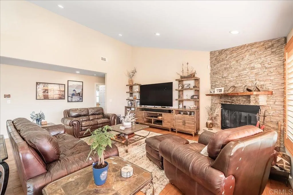 https://cdn.realtyfeed.com/cdn/127/306724920/9c771332735f43d68afef2d6a6d0721d.webp
