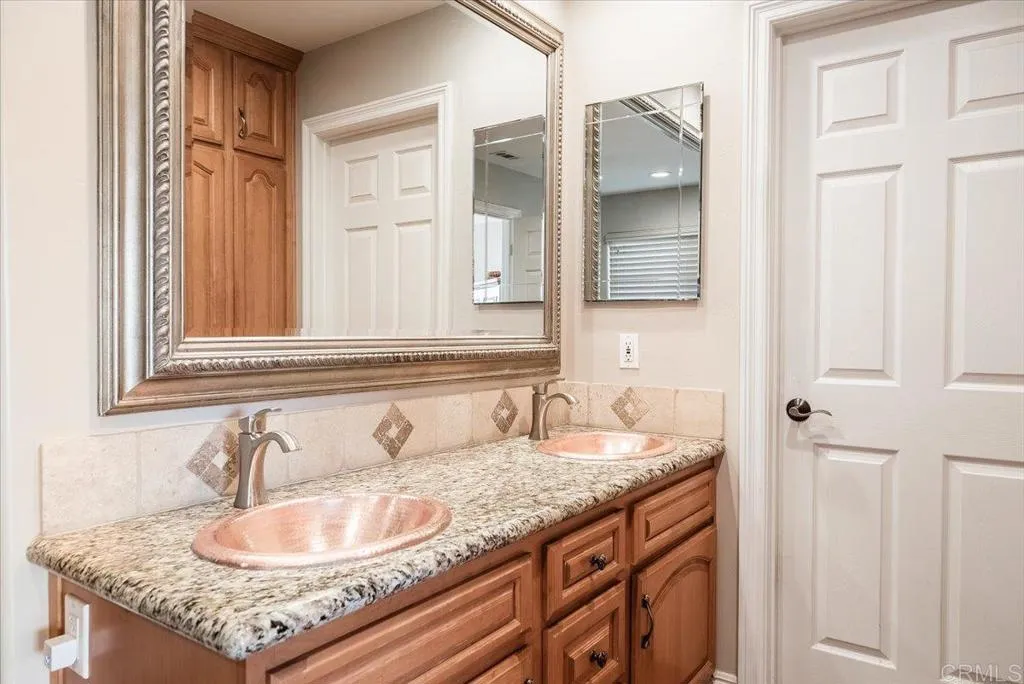 https://cdn.realtyfeed.com/cdn/127/306724920/bf8222268f834f77bb705797904cdcc5.webp