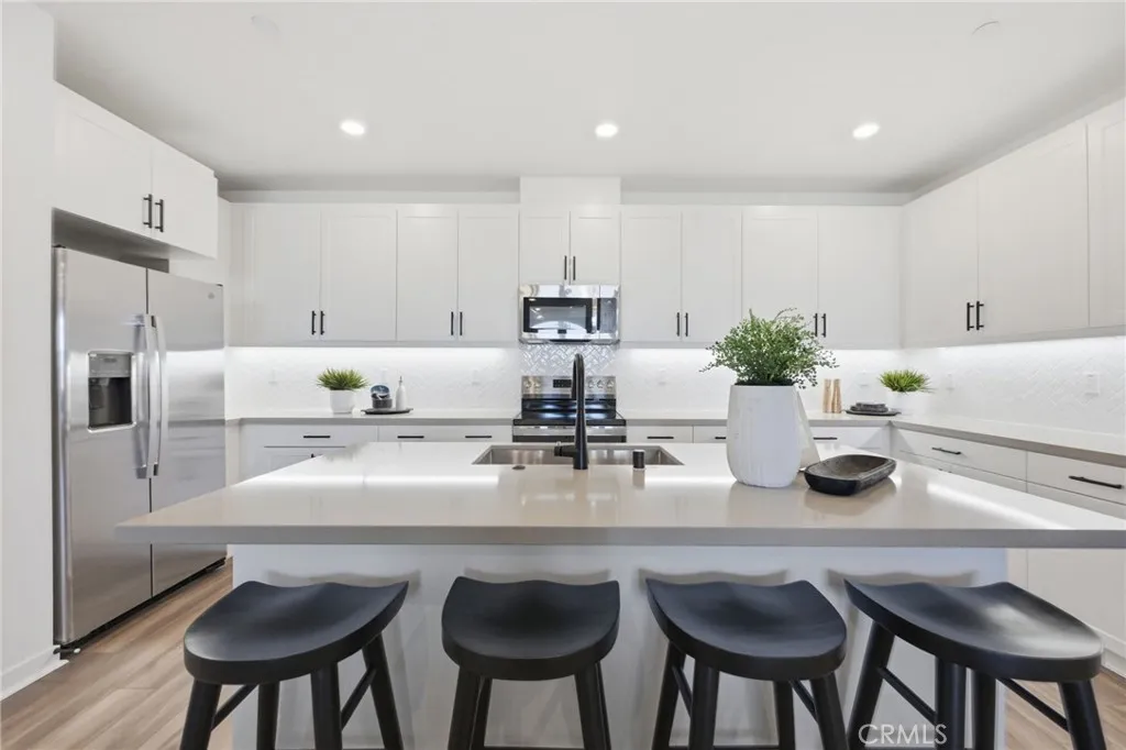 Eastvale, CA 92880