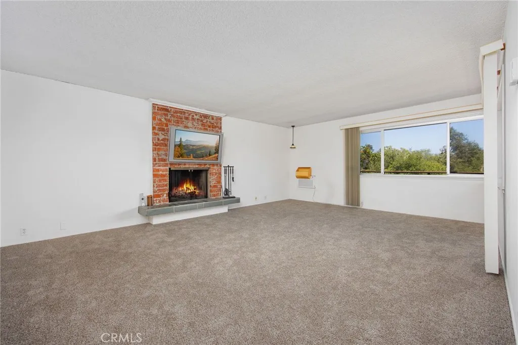 https://cdn.realtyfeed.com/cdn/127/306724929/0272dc54fa30964e25c4e2cd4d6ea720.webp
