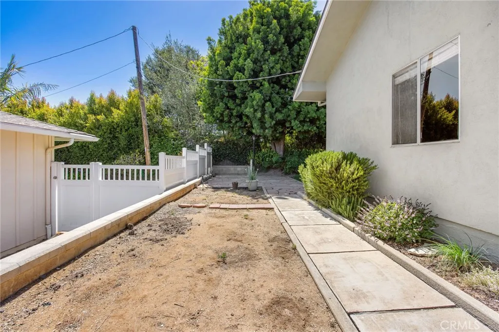 https://cdn.realtyfeed.com/cdn/127/306724929/2a05bfe6ce6f329760c9ec68c1d71645.webp