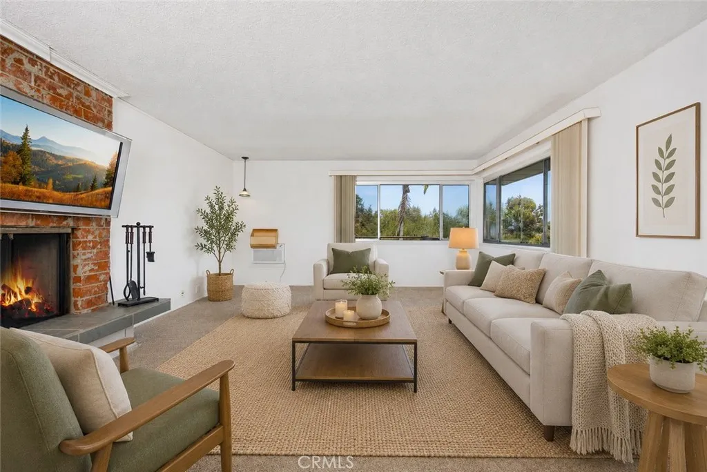 https://cdn.realtyfeed.com/cdn/127/306724929/2ace97396f3c0b3f79a7f265aa21d776.webp