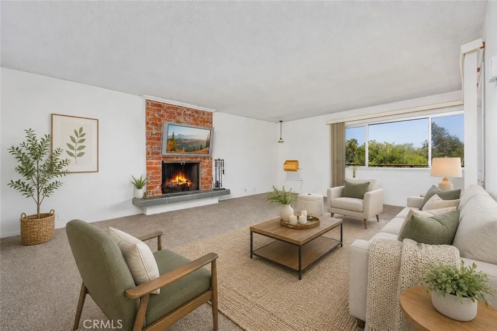 https://cdn.realtyfeed.com/cdn/127/306724929/43f9fae233eaa73e4158f4c056d40734.webp
