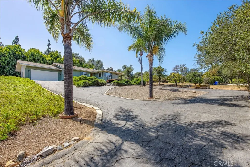 https://cdn.realtyfeed.com/cdn/127/306724929/487ff889af1641837586783408c0c79d.webp
