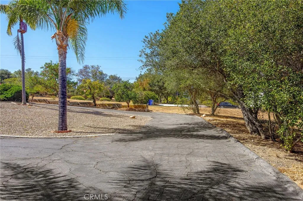 https://cdn.realtyfeed.com/cdn/127/306724929/48bc875ac7e804cc03e8eda6db77325e.webp