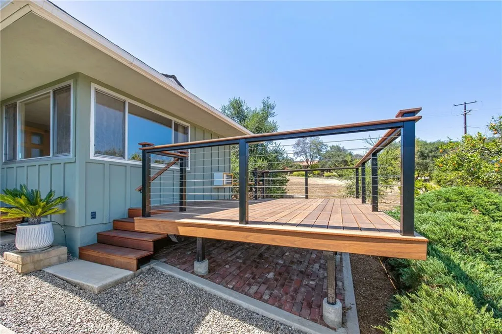 https://cdn.realtyfeed.com/cdn/127/306724929/872abe1dee1f14d7f6e741f2e9ba236b.webp
