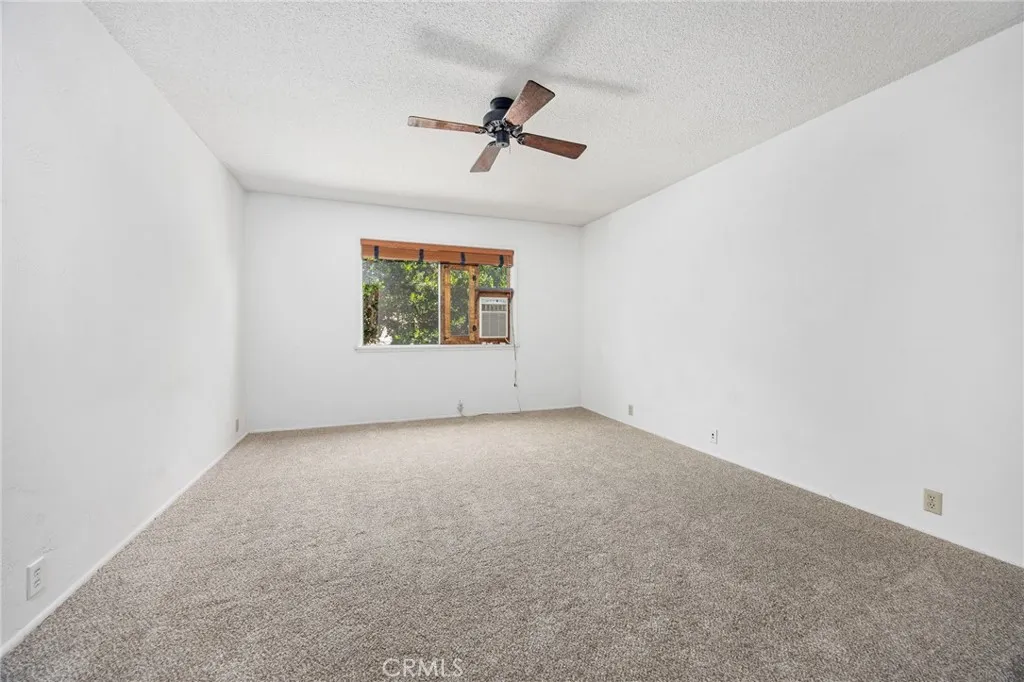 https://cdn.realtyfeed.com/cdn/127/306724929/96d7bf02a9cb44ef1c59526370edef22.webp