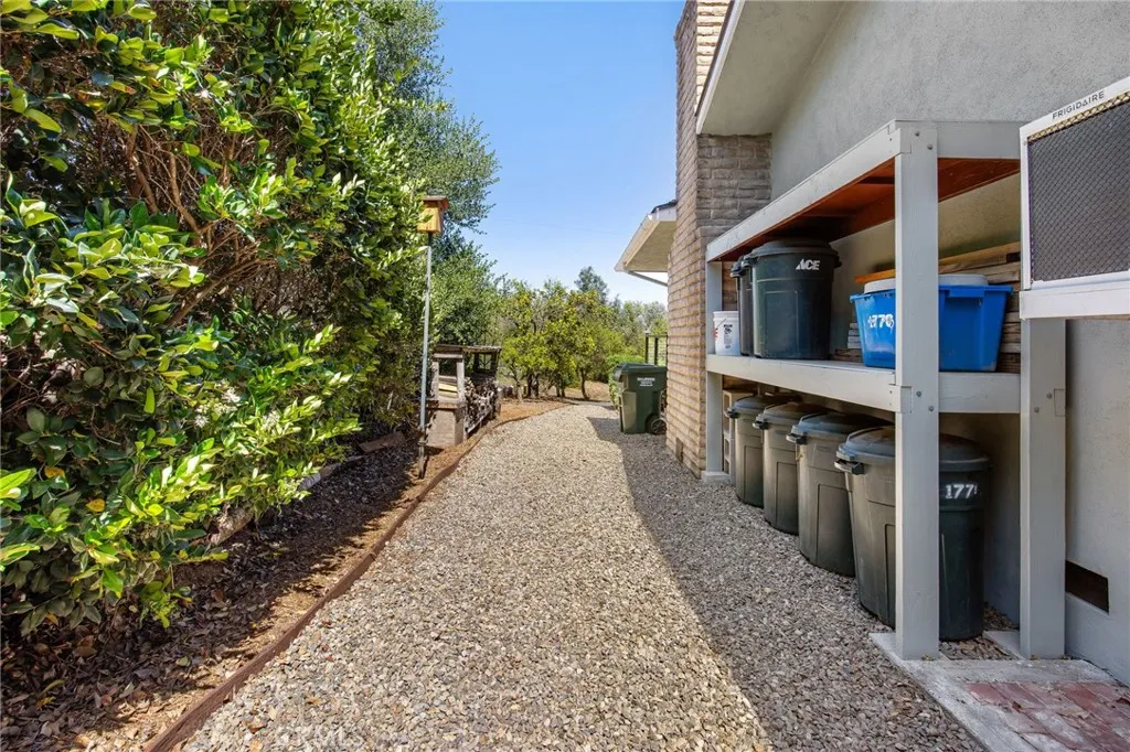 https://cdn.realtyfeed.com/cdn/127/306724929/ad8741c5f9cd62fd26fe42a4c8135c93.webp