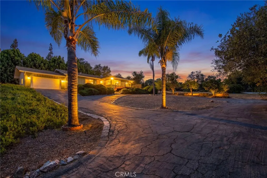 https://cdn.realtyfeed.com/cdn/127/306724929/c2b98cf0a689e9c6f20cd9d26b9f7639.webp