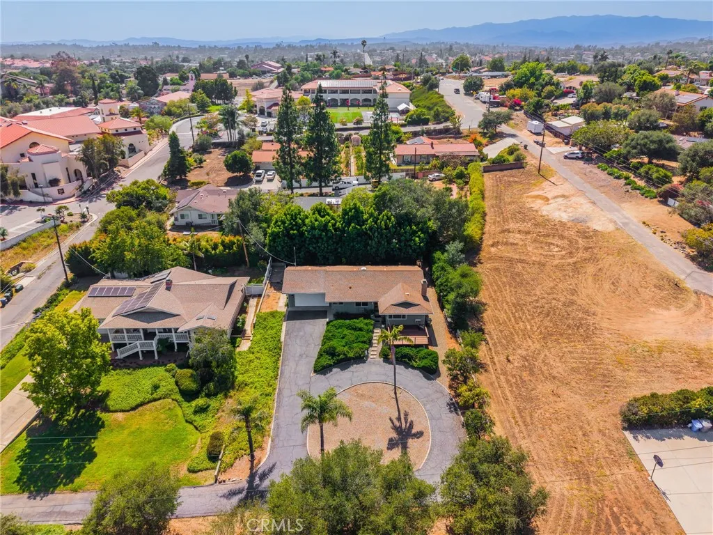 https://cdn.realtyfeed.com/cdn/127/306724929/d9c9858e7852e62eaef2ad2a6bb82ca3.webp