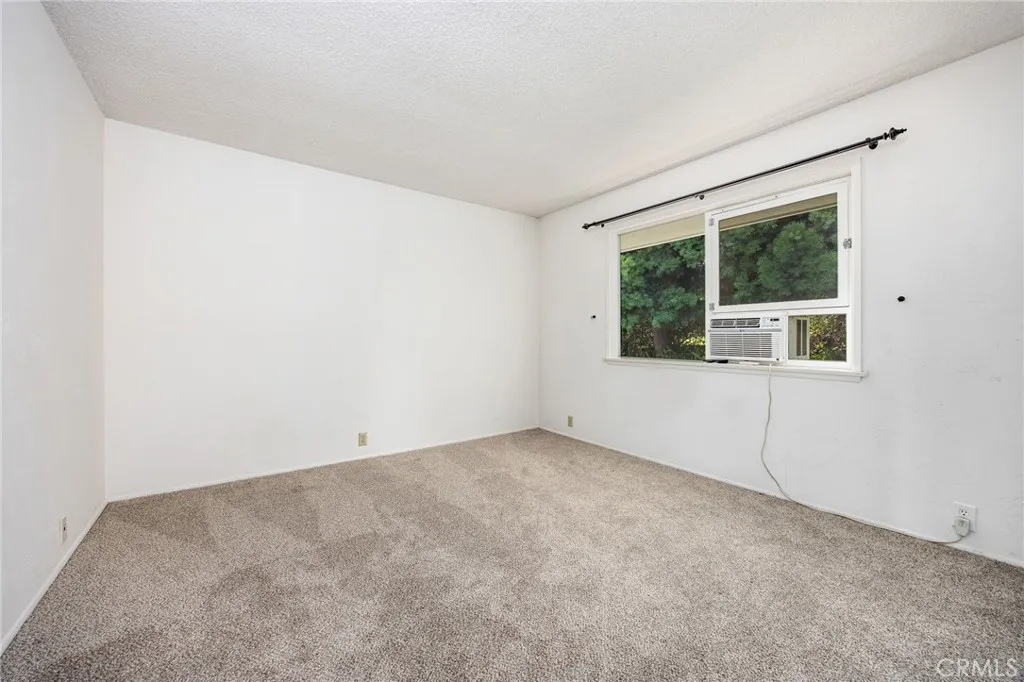 https://cdn.realtyfeed.com/cdn/127/306724929/db5cc79bd171b02ca2e8ecfbad9f172c.webp