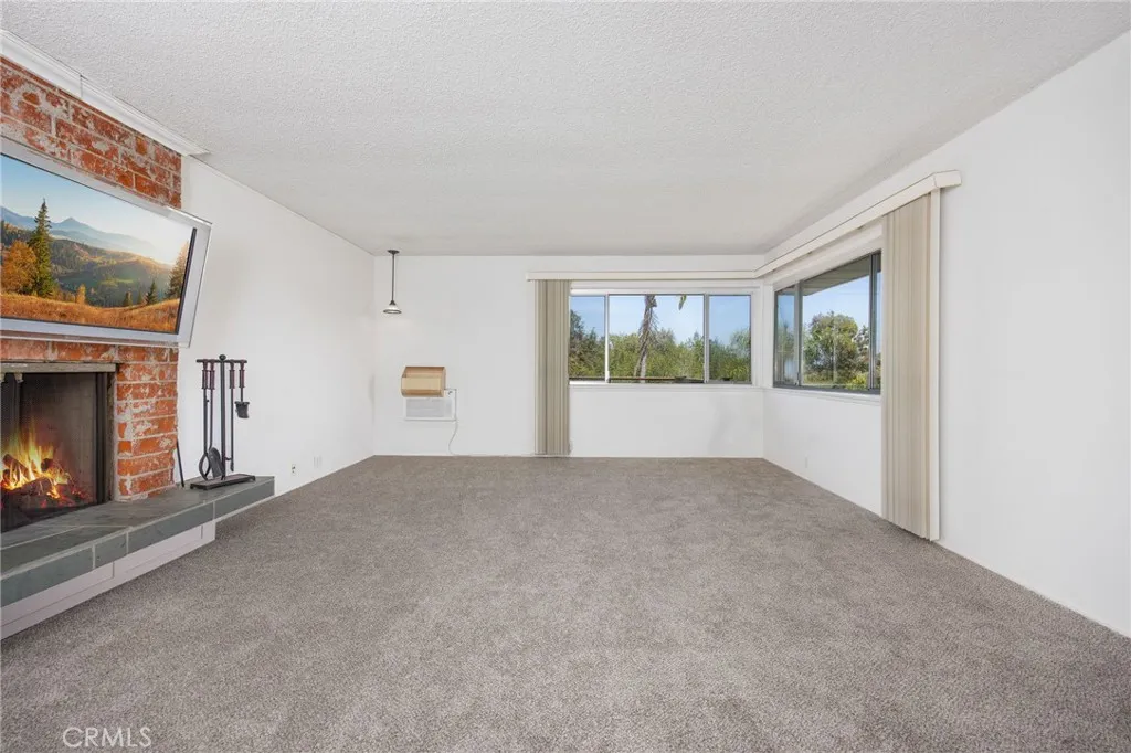 https://cdn.realtyfeed.com/cdn/127/306724929/ebf7d6a48828c3addeb9472d7bc2610f.webp