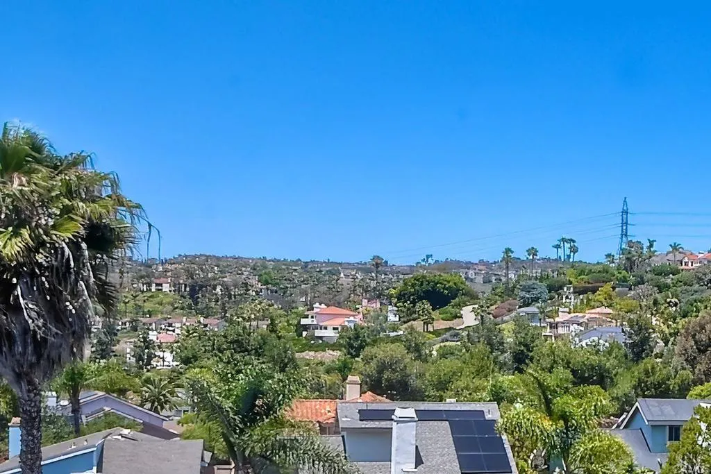 https://cdn.realtyfeed.com/cdn/127/306724974/55a331d0fc02676ad7926baa7bec3ce1.webp